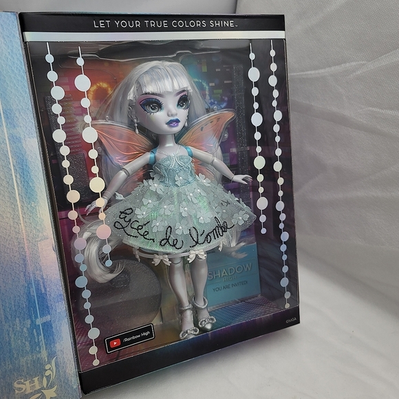 MGA Rainbow Vision Shadow High Costume Ball Special Edition Eliza McFee - Picture 8 of 9